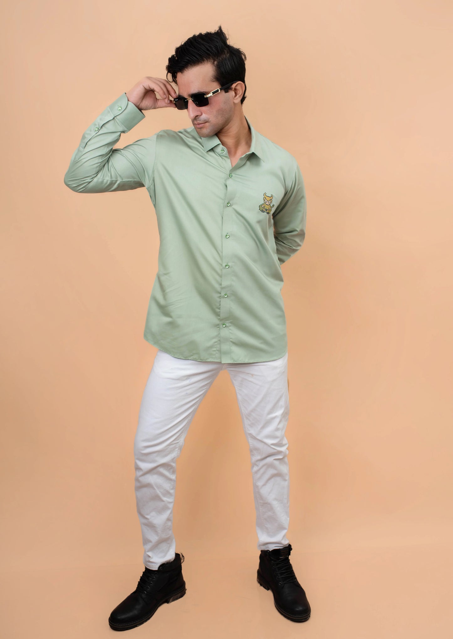 Motif Shirt