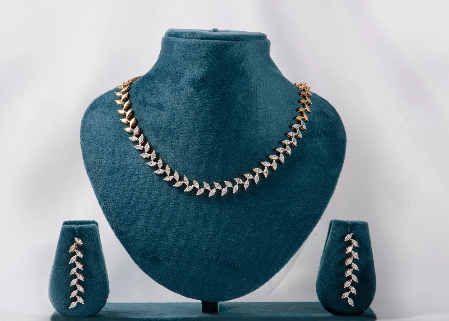 Leafy Affair Necklace Set