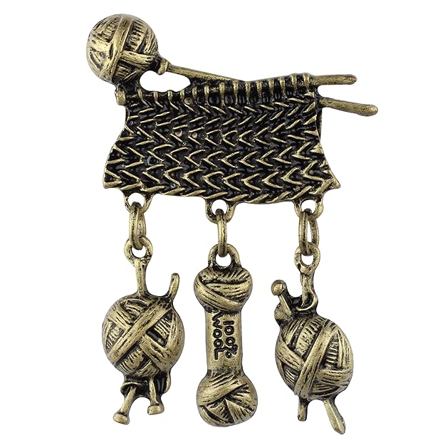 KNIT WOOL LAPEL PIN